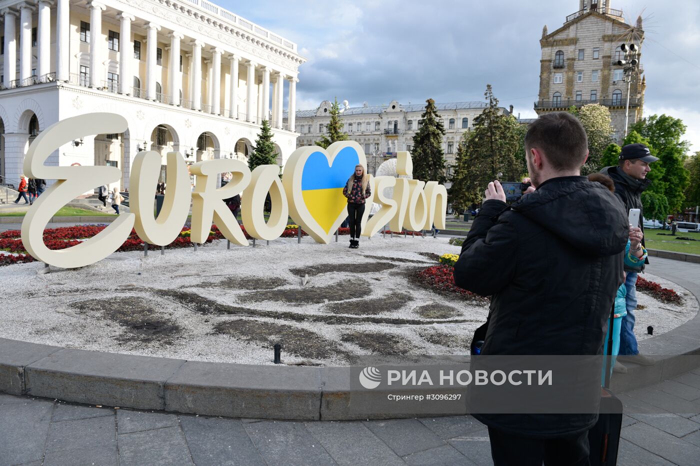 В Киеве вытоптали клумбу с символикой Евровидения