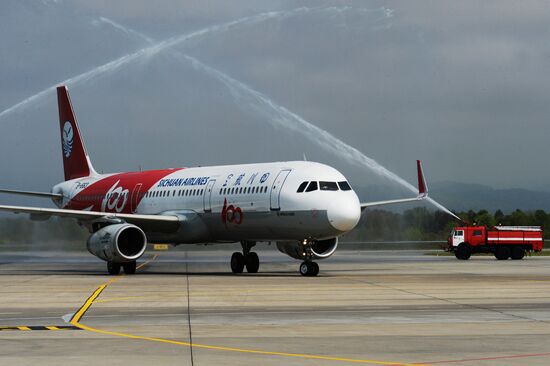 Первый рейс авиакомпании Sichuan Airlines по маршруту Харбин-Владивосток