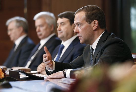 Премьер-министр РФ Дмитрий Медведев провел заседание попечительского совета "Фонда поддержки олимпийцев России"