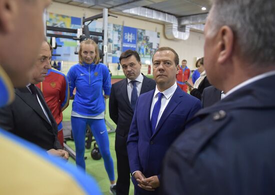 Премьер-министр РФ Дмитрий Медведев посетил тренировочный центр "Новогорск"