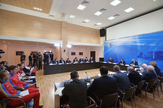 Премьер-министр РФ Дмитрий Медведев провел совещание по подготовке спортивных сборных команд России
