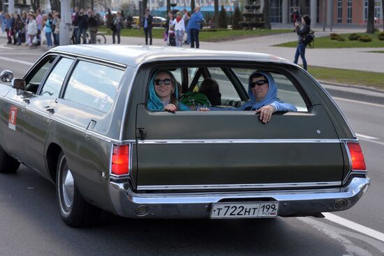 Праздничный парад ретро-автомобилей в Минске