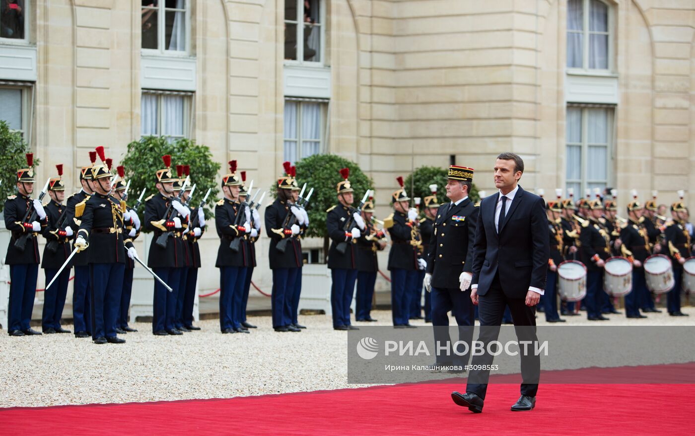 Инаугурация избранного президента Франции Э. Макрона