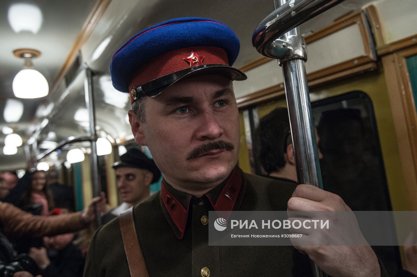 Историческая реконструкция дня открытия Московского метрополитена