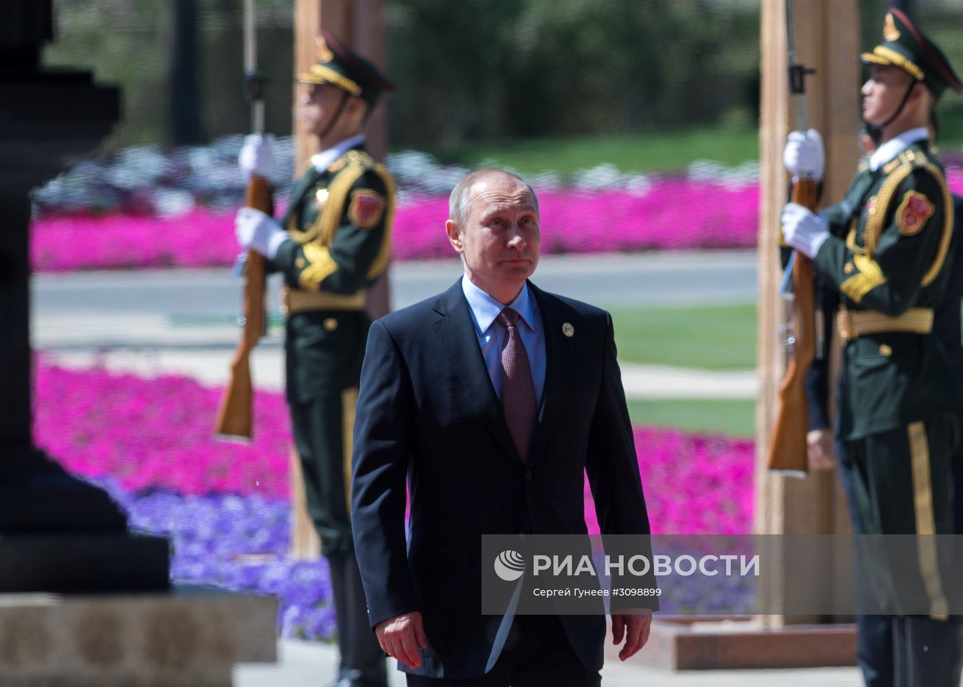 Рабочая поездка президента РФ В. Путина в Китай. День второй