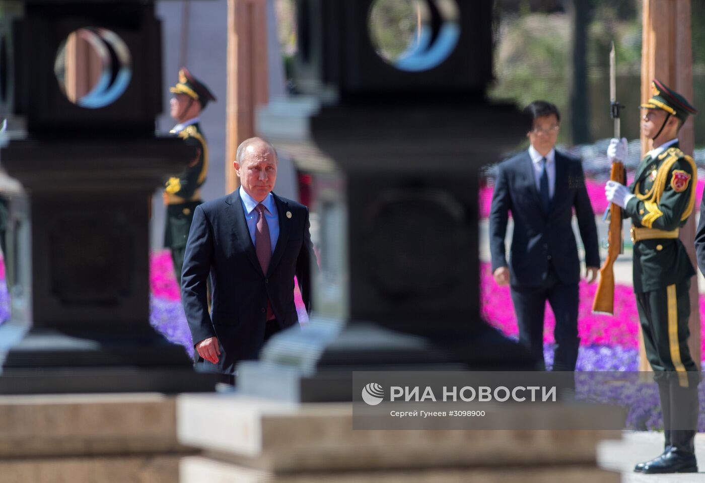 Рабочая поездка президента РФ В. Путина в Китай. День второй