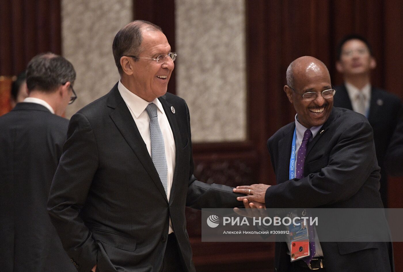 Рабочая поездка президента РФ В. Путина в Китай. День второй