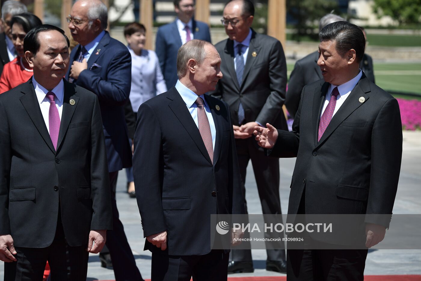 Рабочая поездка президента РФ В. Путина в Китай. День второй