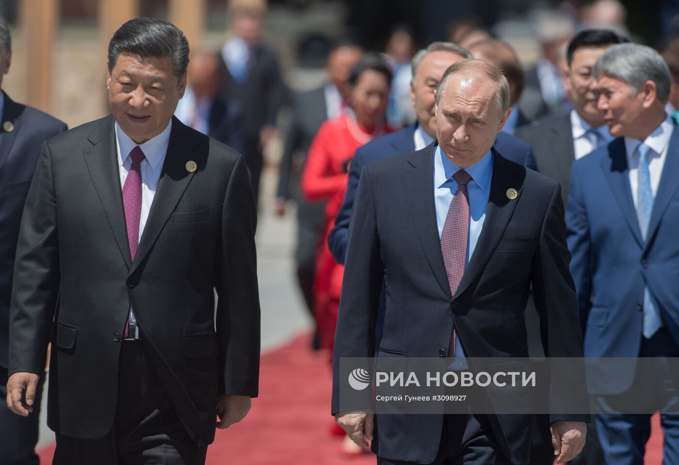 Рабочая поездка президента РФ В. Путина в Китай. День второй