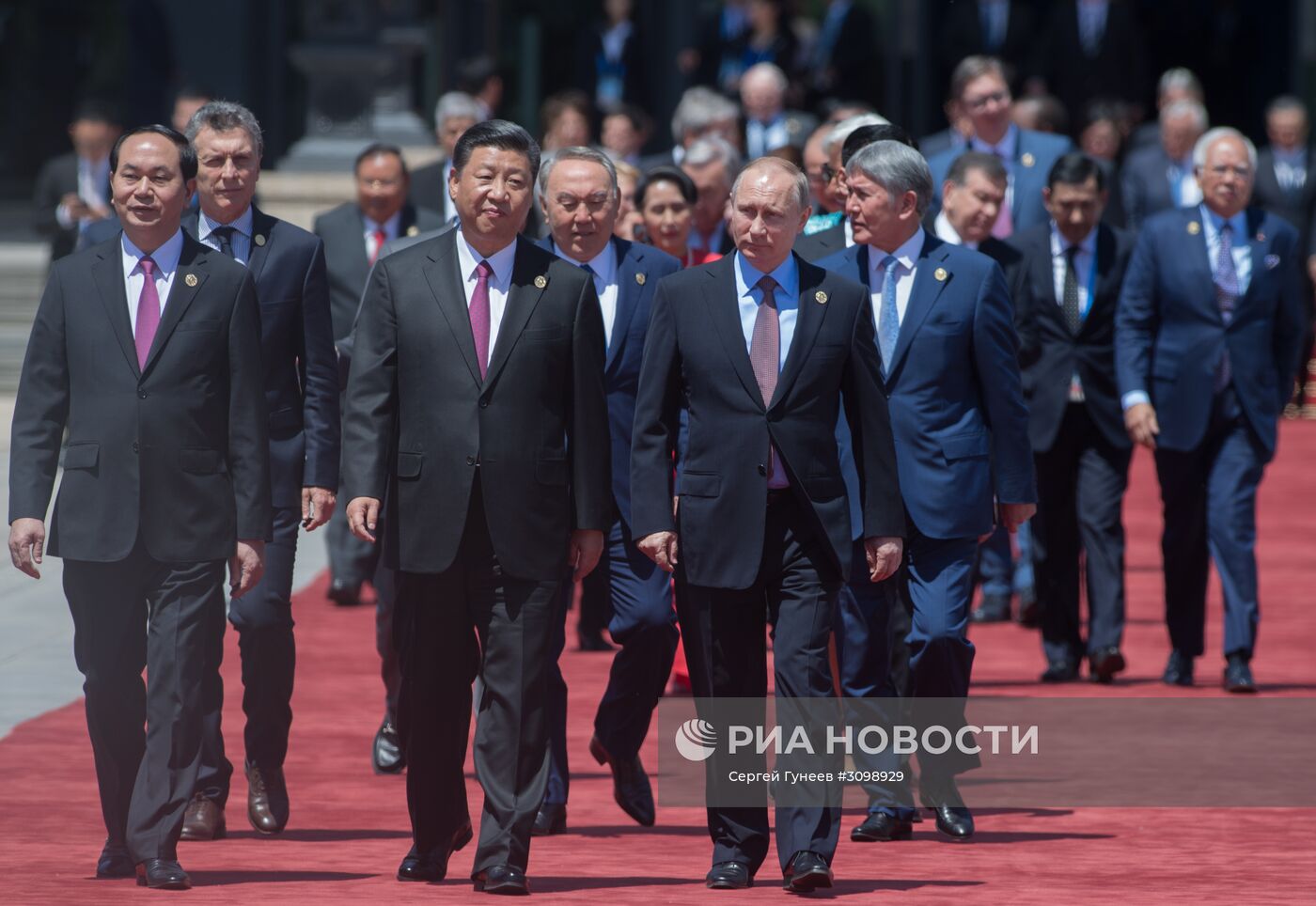 Рабочая поездка президента РФ В. Путина в Китай. День второй