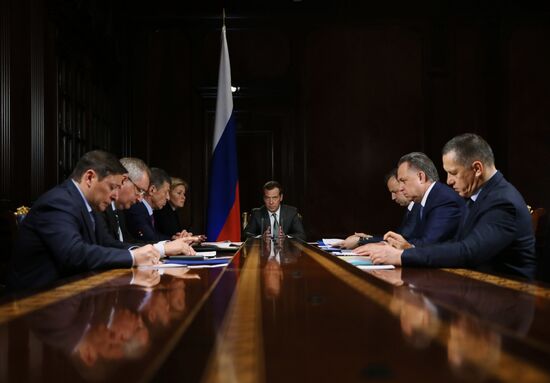 Премьер-министр РФ Дмитрий Медведев провел совещание с вице-премьерами РФ