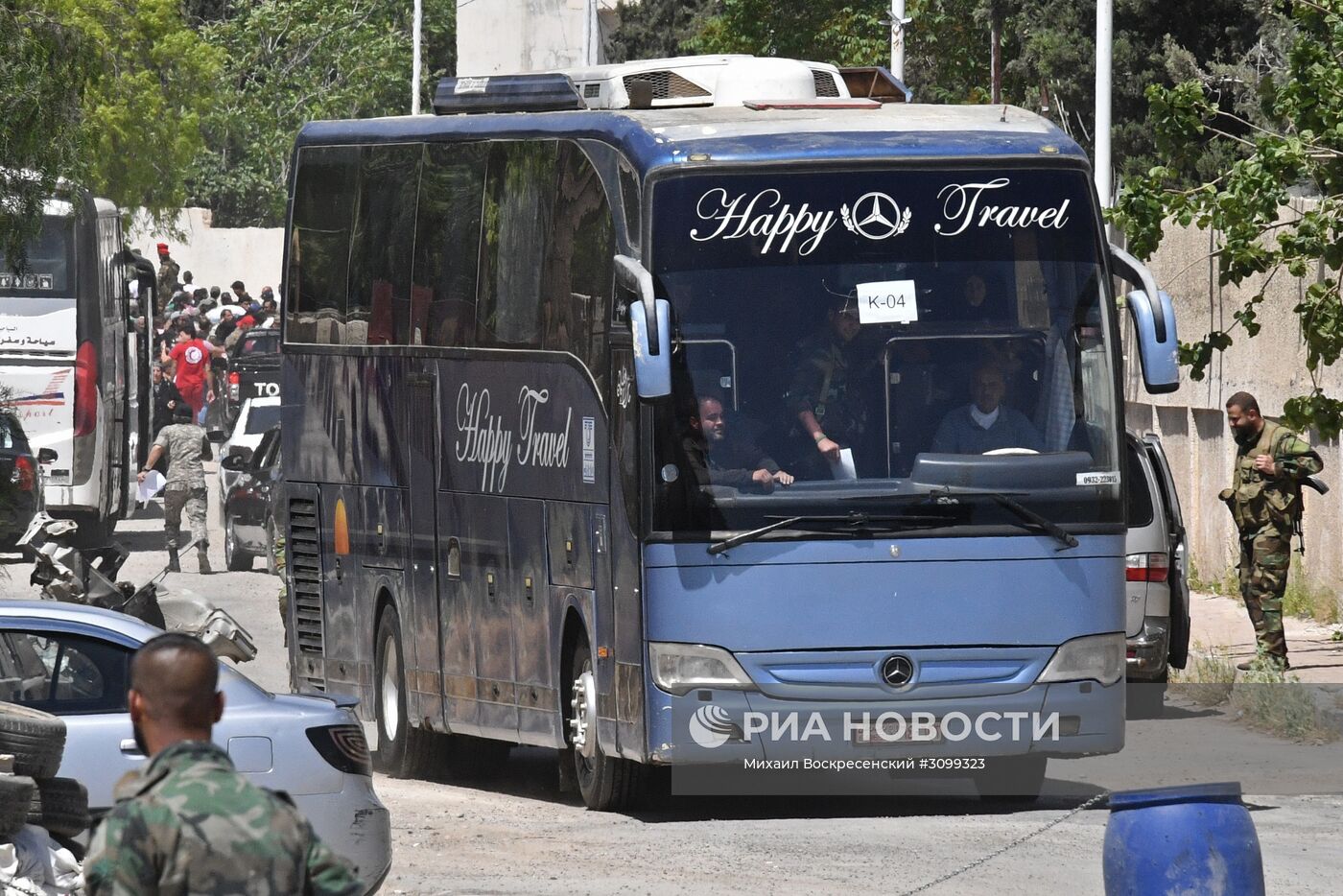 Вывоз боевиков и членов их семей из пригорода Дамаска