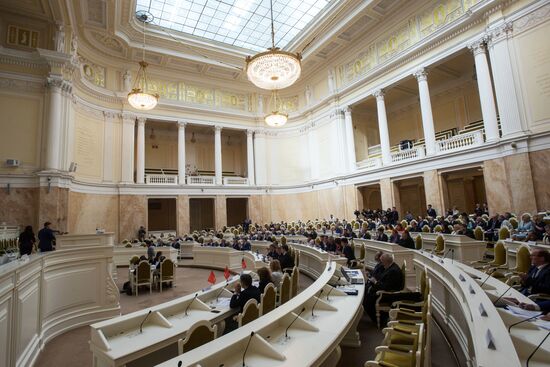 Заседание городского Законодательного собрания в Санкт-Петербурге