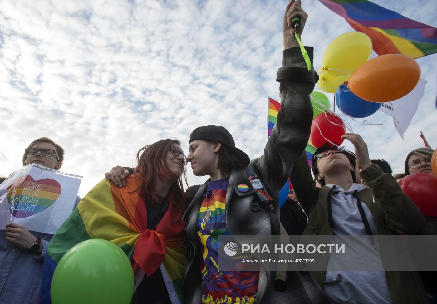 Акция "Радужный флешмоб" в Санкт-Петербурге
