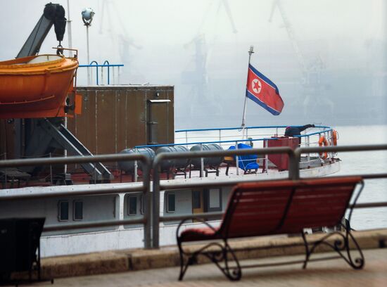 Первый теплоход из Северной Кореи прибыл во Владивосток
