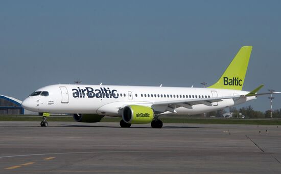 Презентация самолета Bombardier CS300 в аэропорту "Шереметьево"