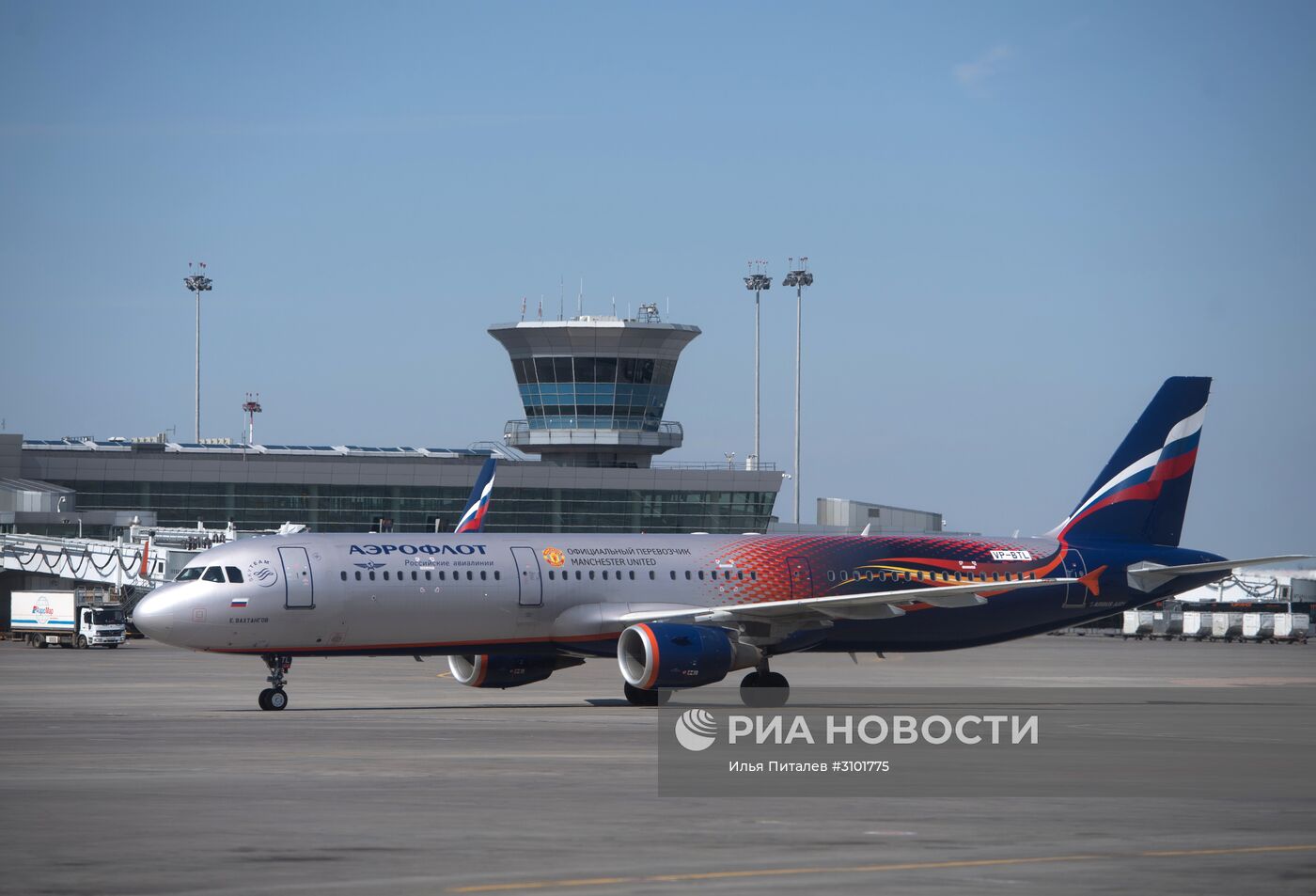 Презентация самолета Bombardier CS300 в аэропорту "Шереметьево"