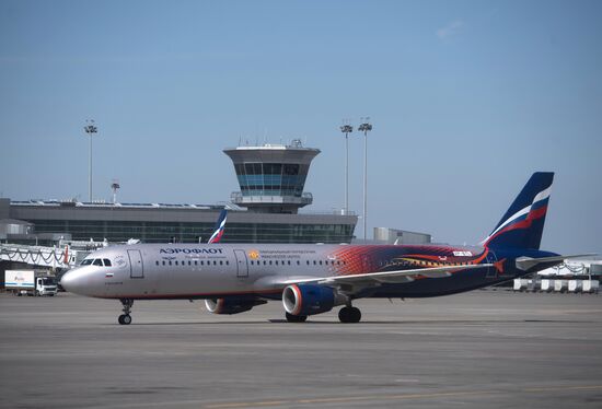 Презентация самолета Bombardier CS300 в аэропорту "Шереметьево"