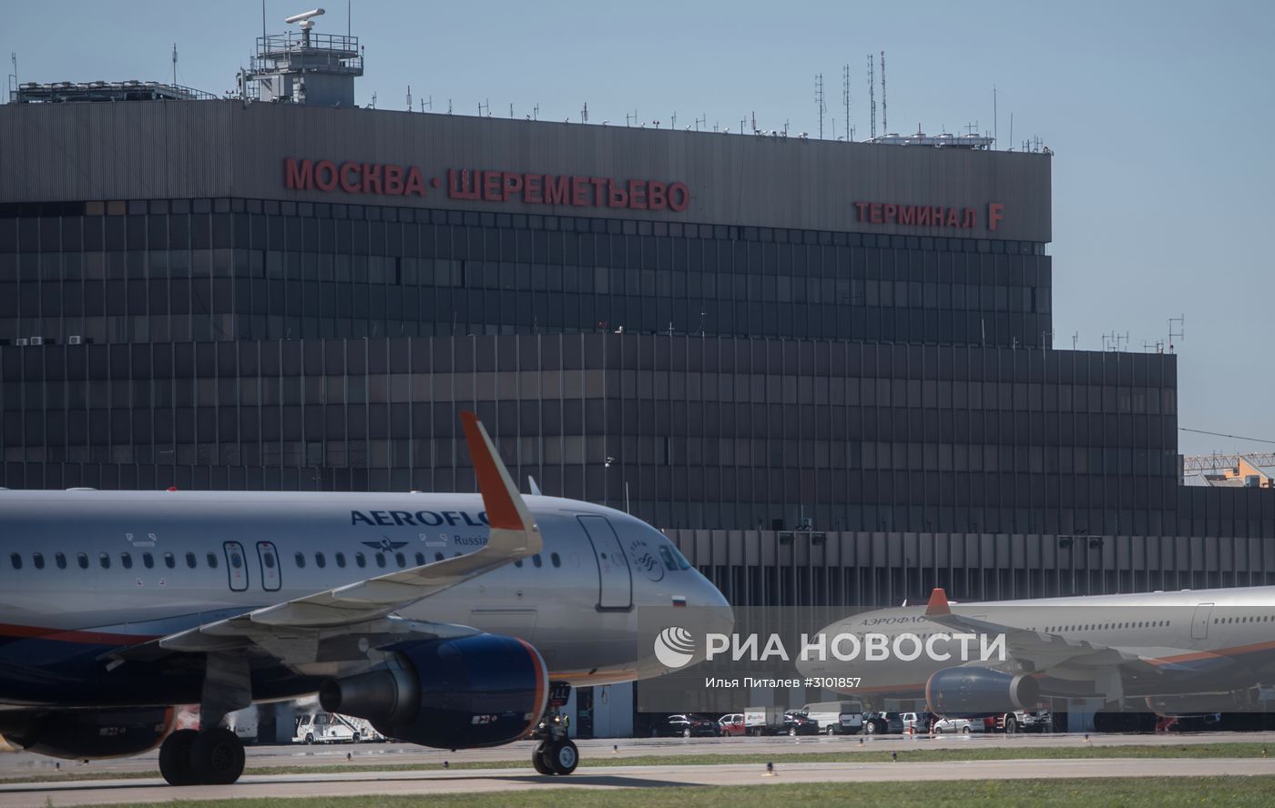 Презентация самолета Bombardier CS300 в аэропорту "Шереметьево"