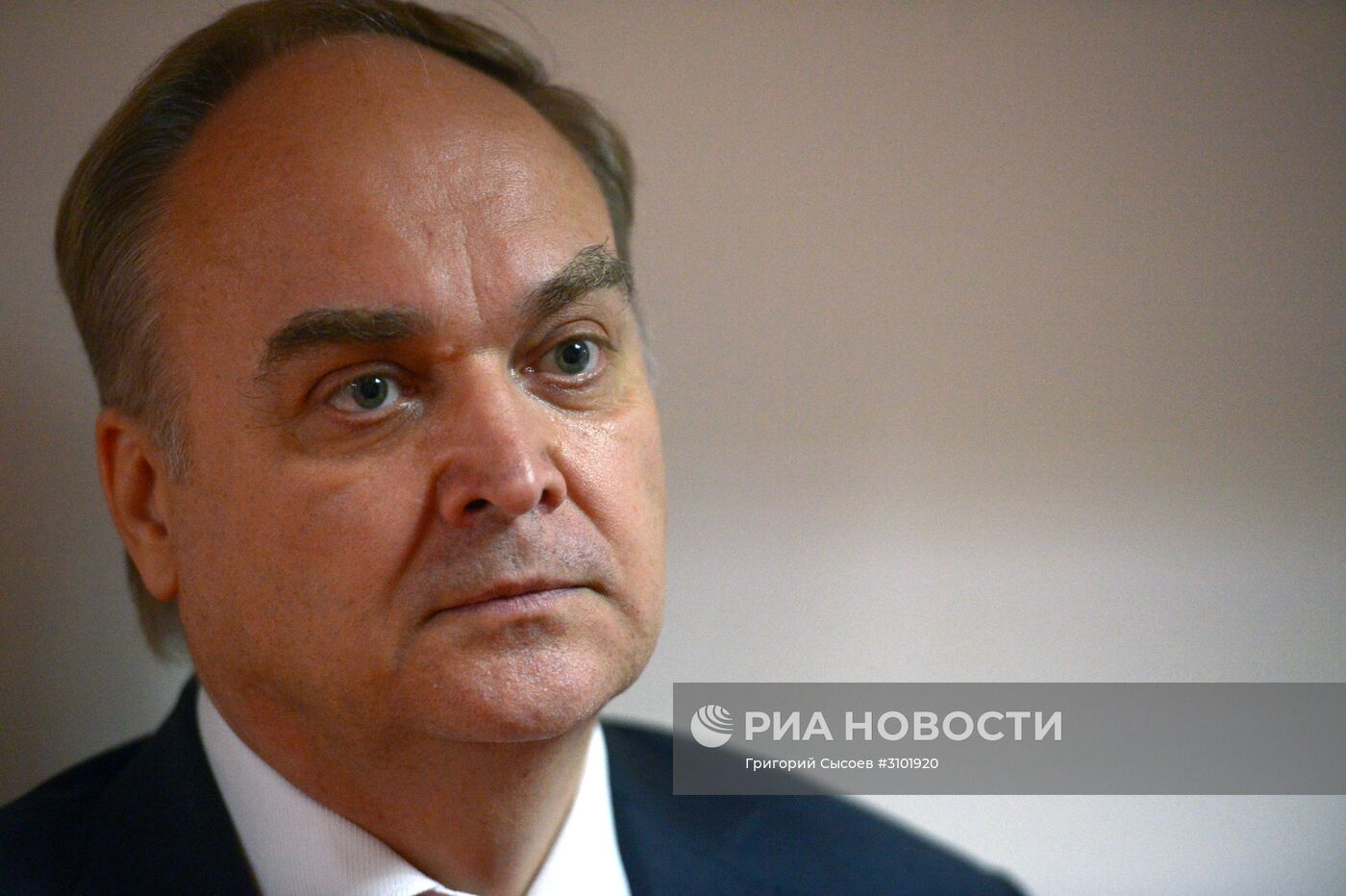 Заместитель главы МИД Анатолий Антонов посетил Госдуму РФ