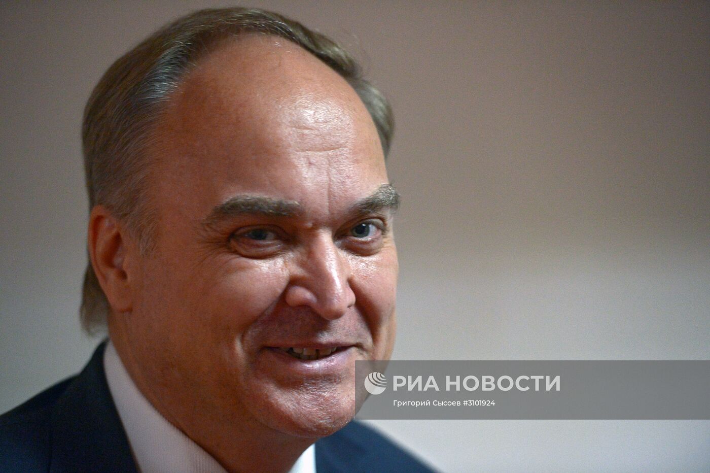 Заместитель главы МИД Анатолий Антонов посетил Госдуму РФ