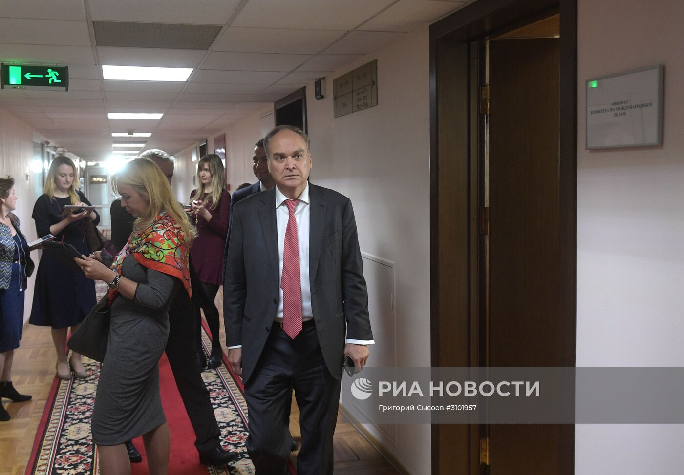Заместитель главы МИД Анатолий Антонов посетил Госдуму РФ