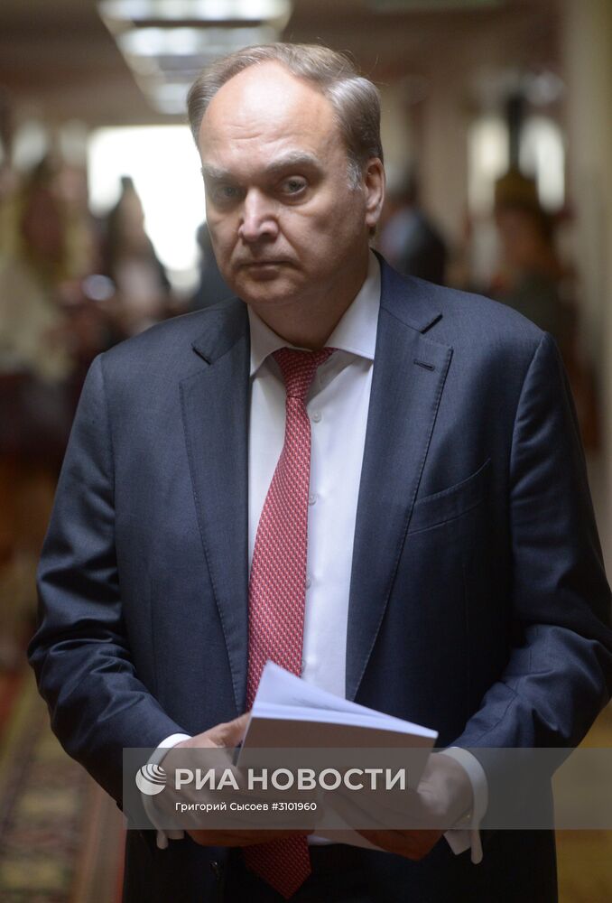 Заместитель главы МИД Анатолий Антонов посетил Госдуму РФ