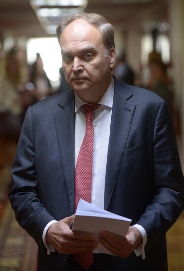 Заместитель главы МИД Анатолий Антонов посетил Госдуму РФ