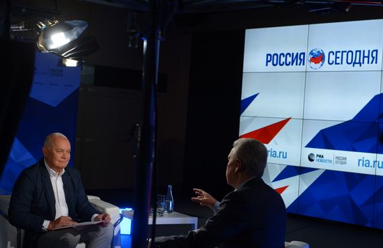 Интервью мэра Москвы С. Собянина гендиректору МИА "Россия сегодня" Д. Киселеву