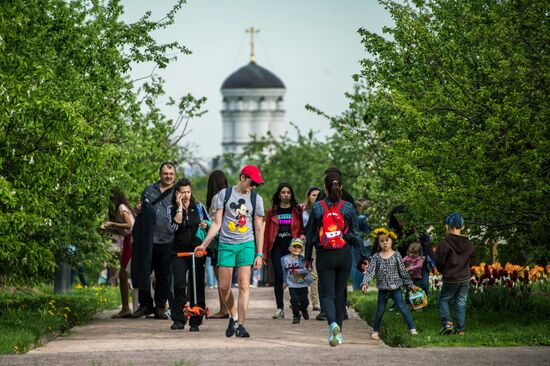 В Москве началось цветение яблонь