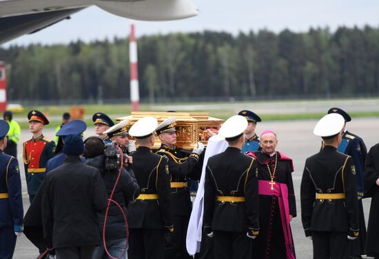 Прибытие ковчега с мощами святителя Николая Чудотворца в Москву