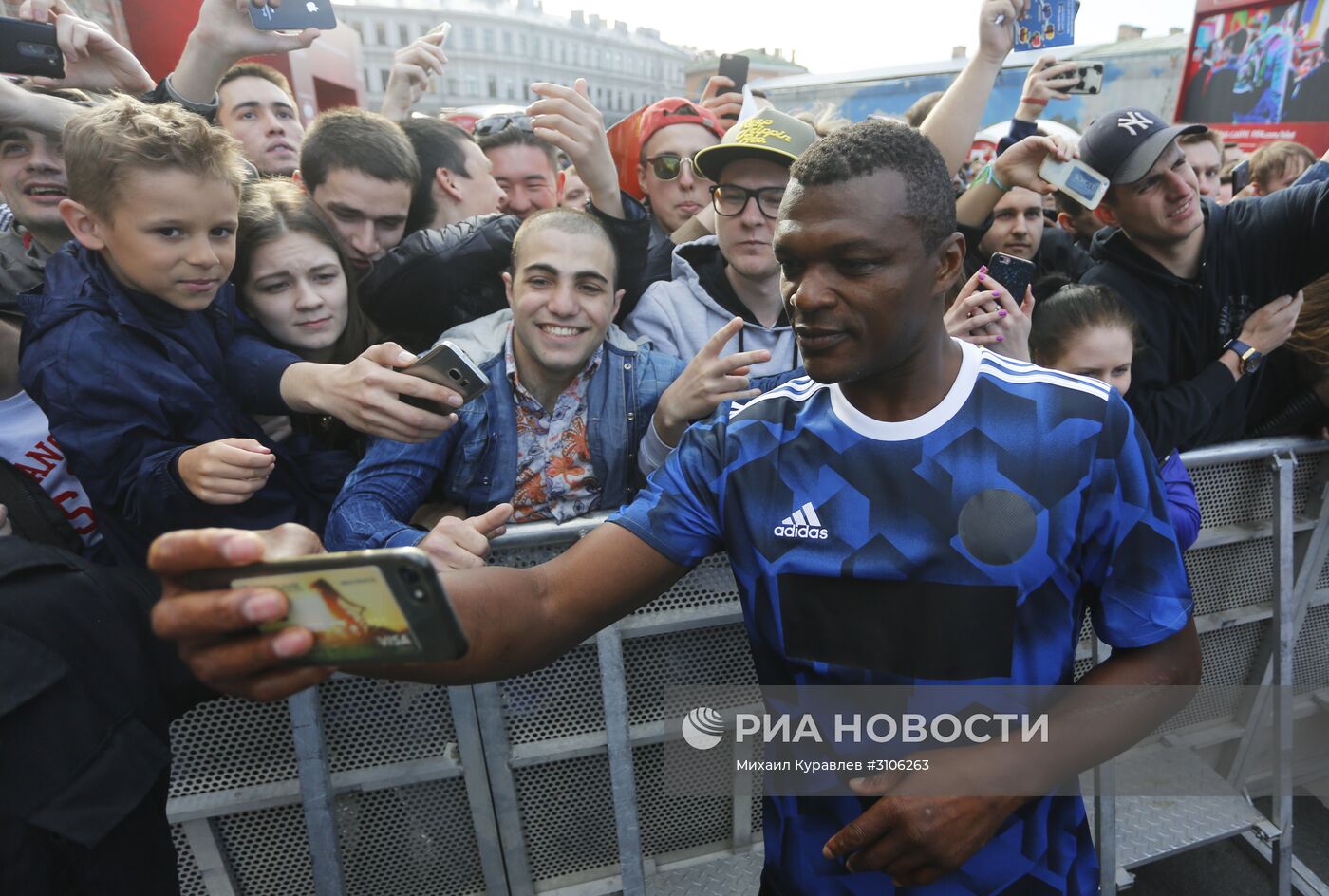 Футбол. Товарищеский матч. Легенды FIFA - сборная России