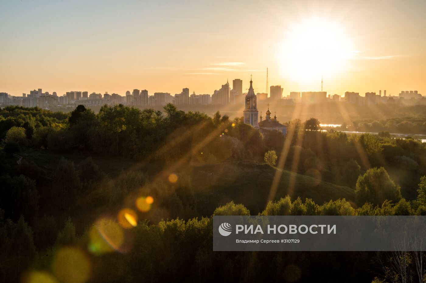 Рассвет в Москве