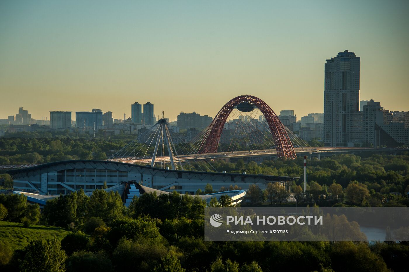 Рассвет в Москве