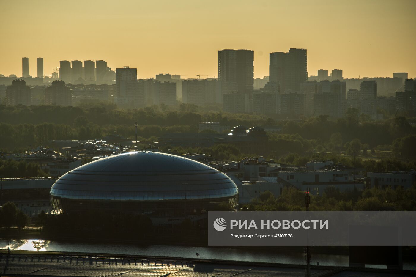 Рассвет в Москве