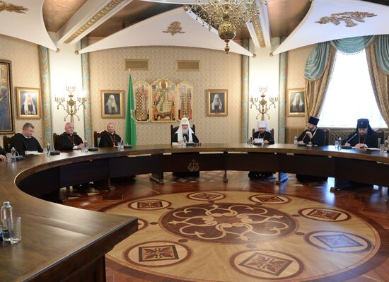 Встреча Патриарха Московского и всея Руси Кирилла с архиепископом Бари Франческо Какуччи в Москве.