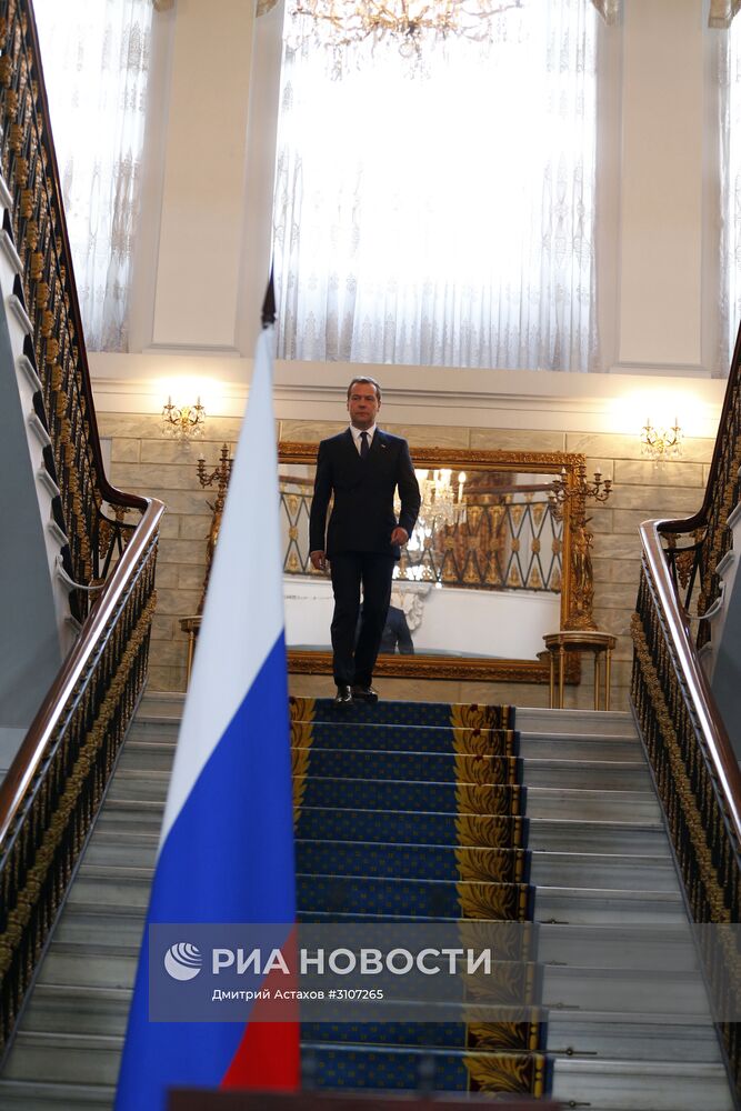 Премьер-министр РФ Д. Медведев на саммите ОЧЭС в Стамбуле