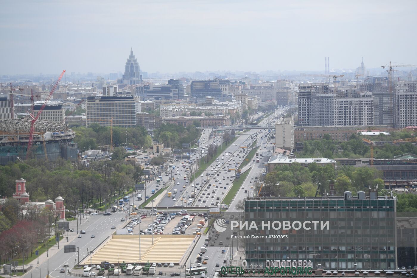 Вид на Ленинградский проспект