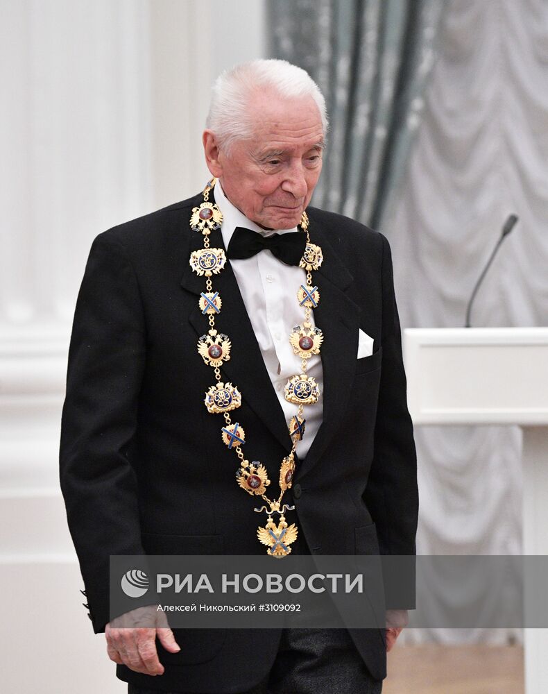 Церемония вручения государственных наград президентом РФ В. Путиным в Кремле