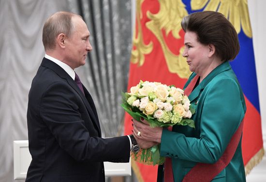 Церемония вручения государственных наград президентом РФ В. Путиным в Кремле
