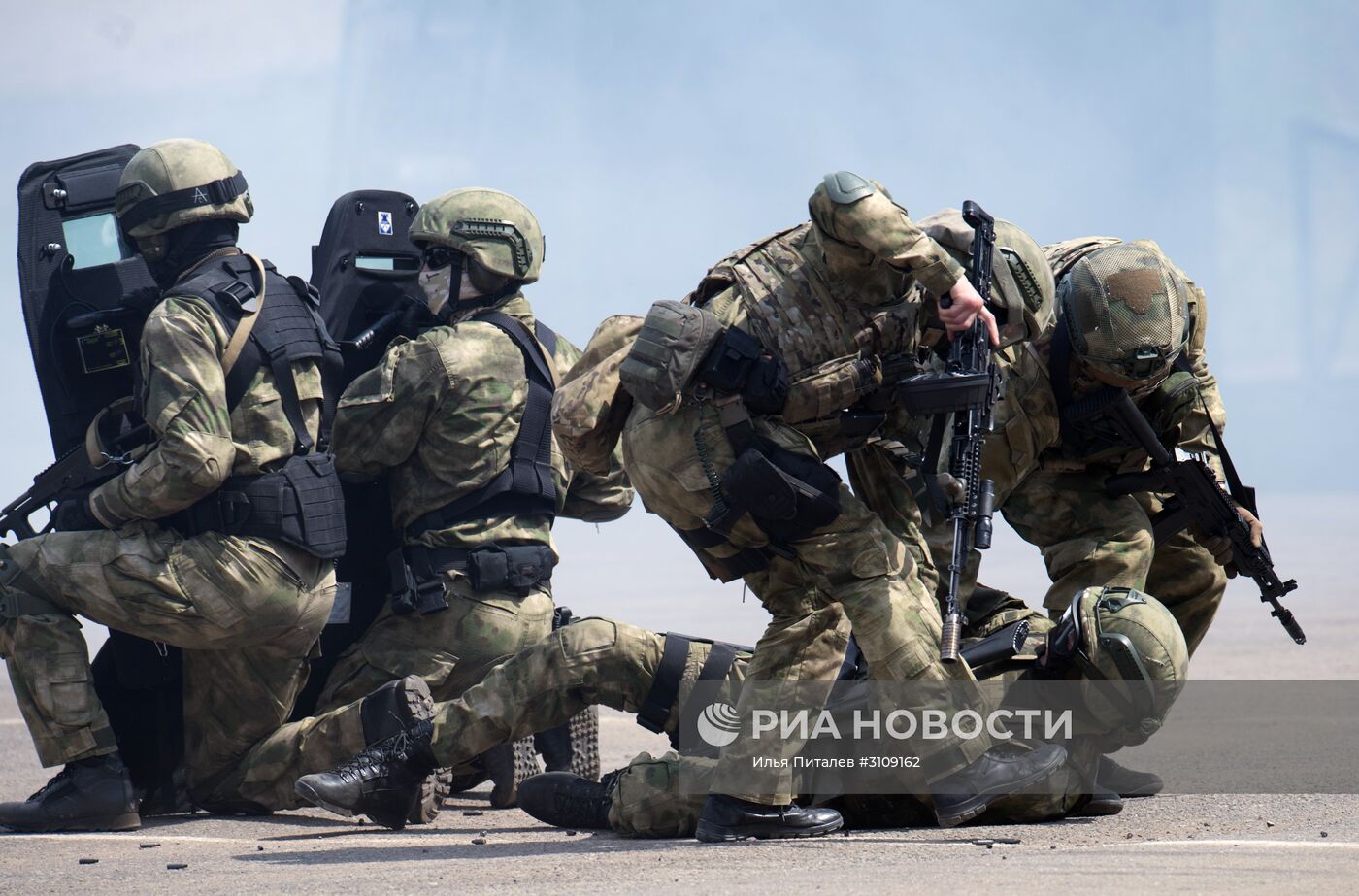 Подготовка к открытию выставки "День передовых технологий правоохранительных органов РФ"