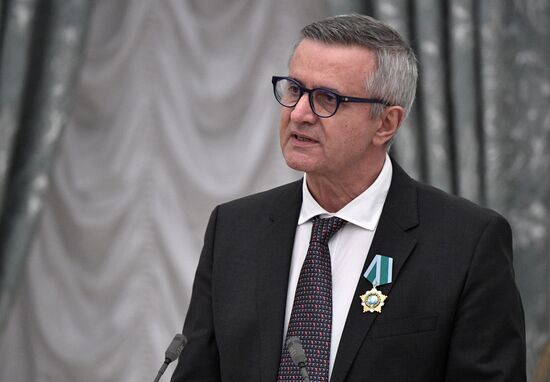 Церемония вручения государственных наград президентом РФ В. Путиным в Кремле