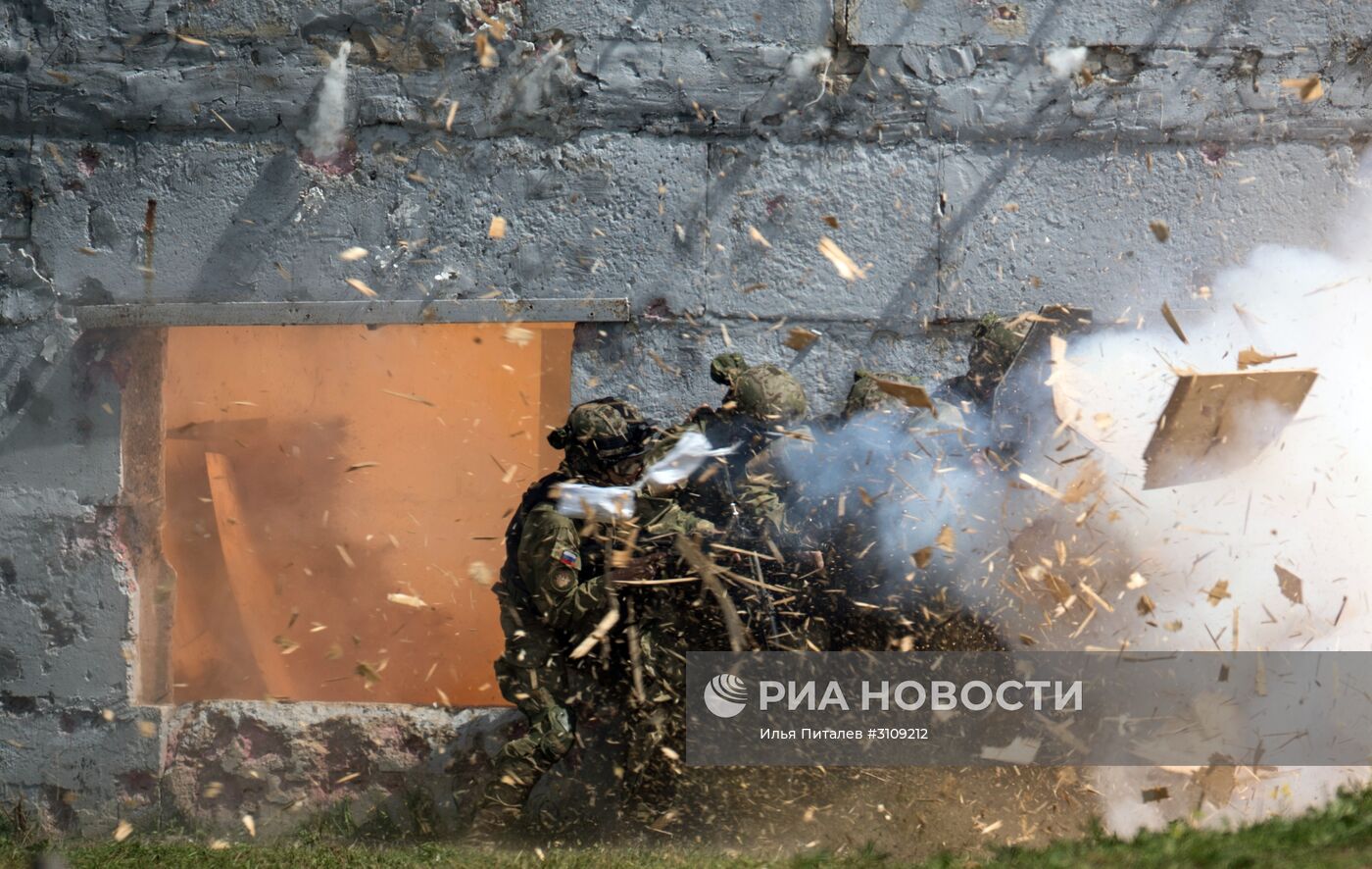 Подготовка к открытию выставки "День передовых технологий правоохранительных органов РФ"