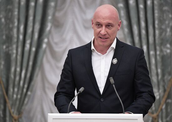 Церемония вручения государственных наград президентом РФ В. Путиным в Кремле