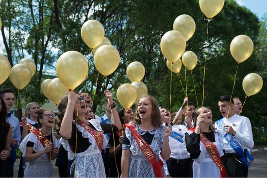 Празднование последнего звонка в России