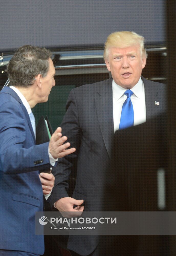 Президент США Дональд Трамп встретился с лидерами ЕС в Брюсселе