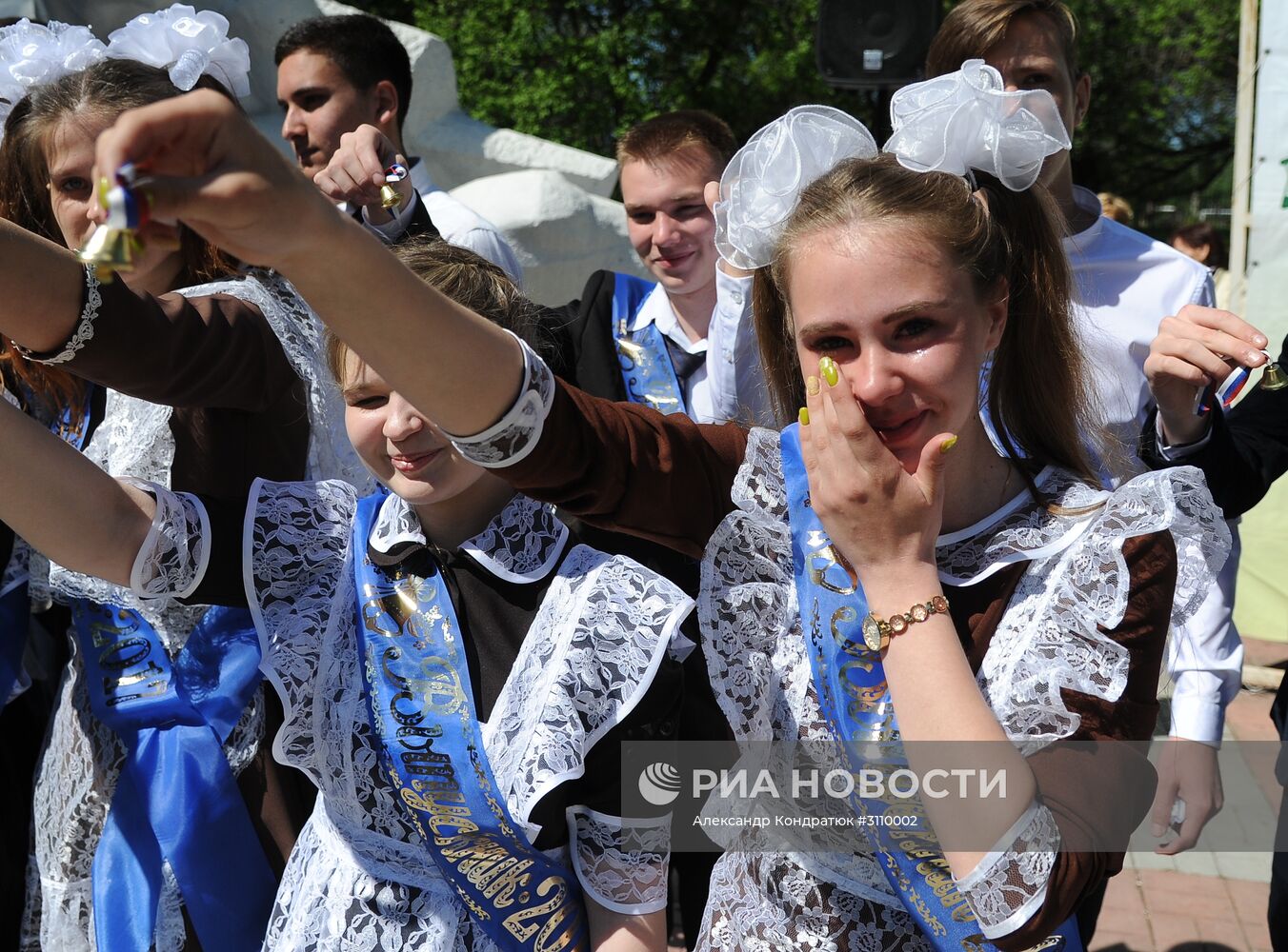 Празднование последнего звонка в России