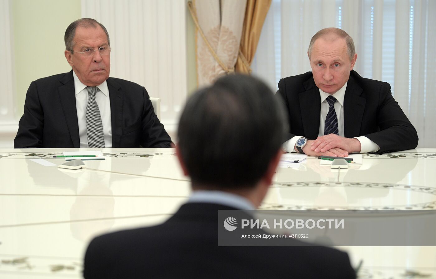 Встреча президента РФ В. Путина с главой МИД КНР Ваном И