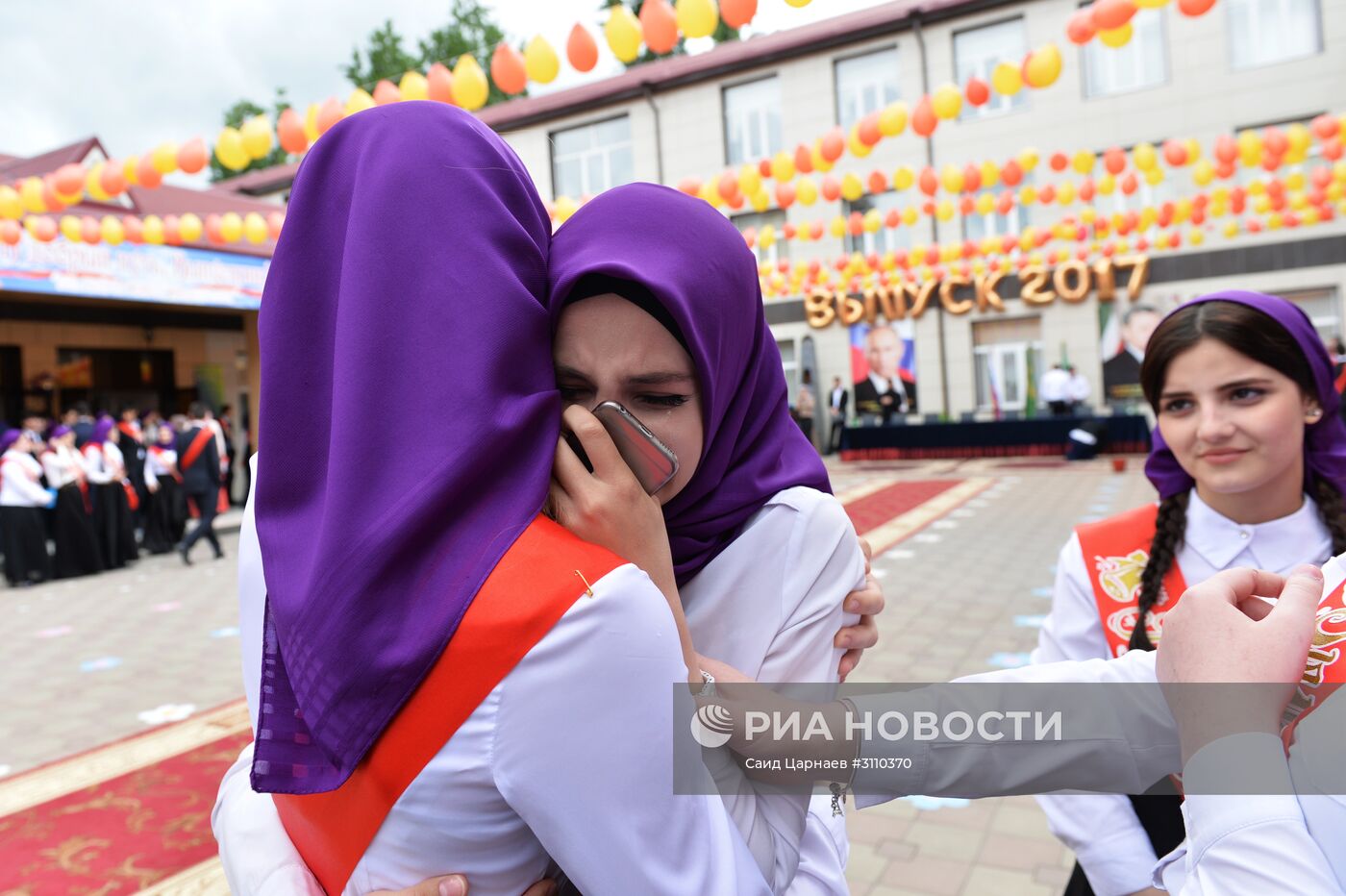 Празднование последнего звонка в России