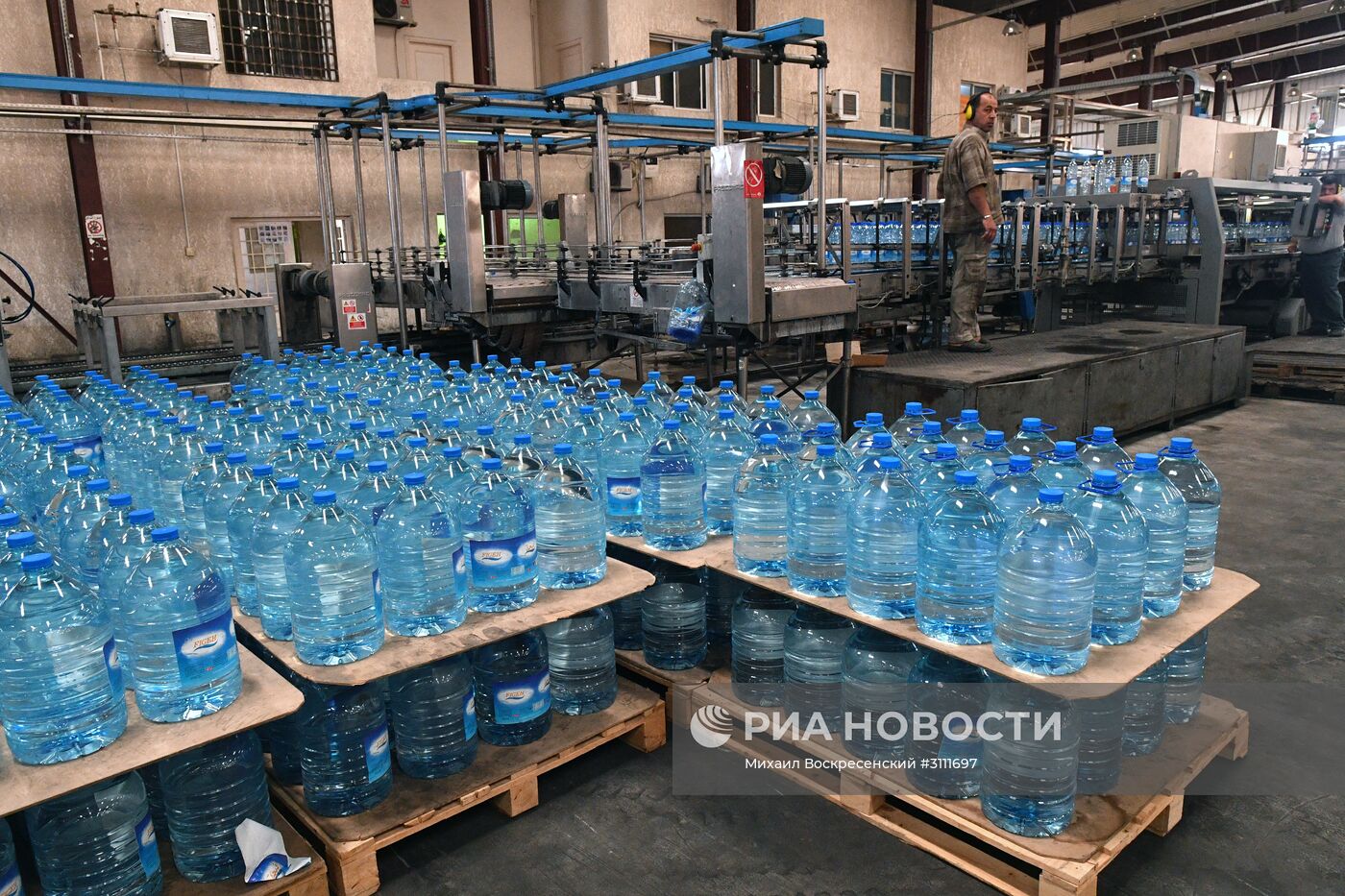 Производство минеральной воды в пригороде Дамаска
